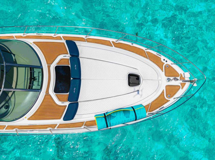 Cubierta del yate Calypso – yate privado en Cancún