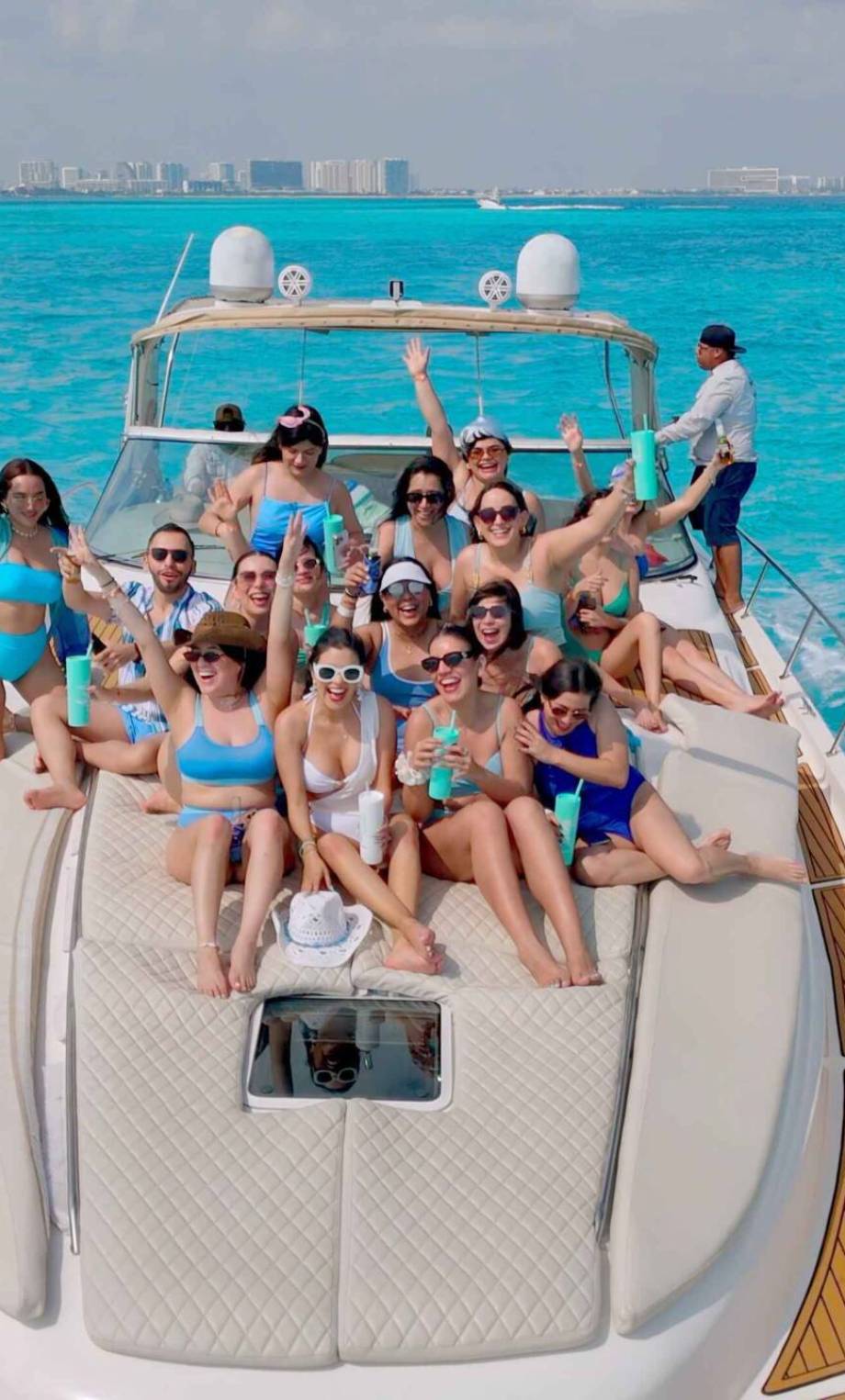 Despedida de soltera en un yate privado en Cancún | Clientes Enjoy Cancún