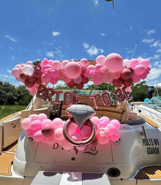 Despedida de soltera en un yate privado en Cancún