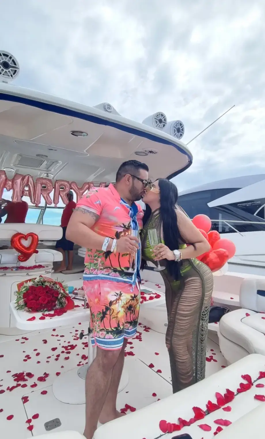 Pedida de mano en yate privado en Cancún | Enjoy Cancún