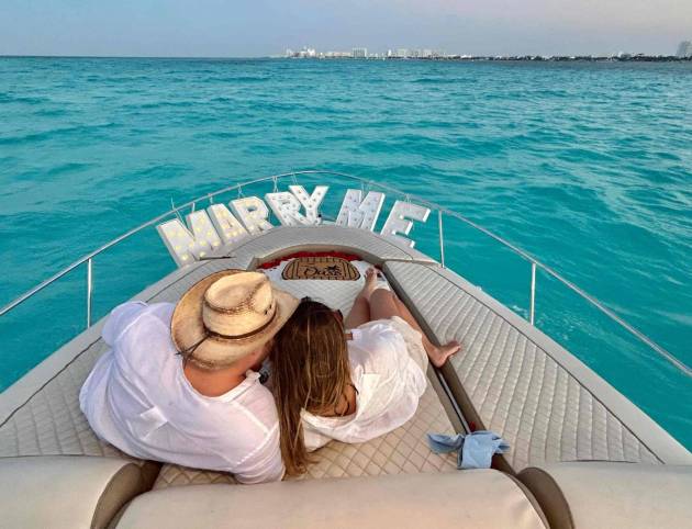 Pedida de mano en yate privado en Cancún | Enjoy Cancún